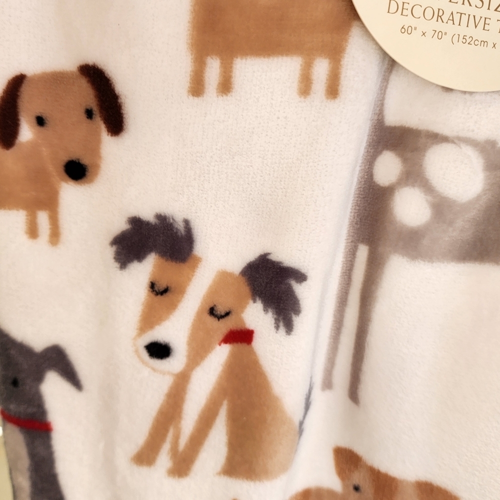 CYNTHIA ROWLEY NEW DOGGIE SOFT 60 X 70 DECORATIVE THROW - Picture 3 of 6